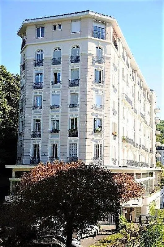 Grand Studio 38M2 Dans Ancien Palace Avec Piscine Et Place De Parking Privee Apartment Aix-les-Bains
