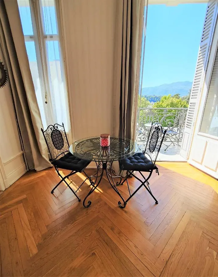 Grand Studio 38M2 Dans Ancien Palace Avec Piscine Et Place De Parking Privee Apartment Aix-les-Bains