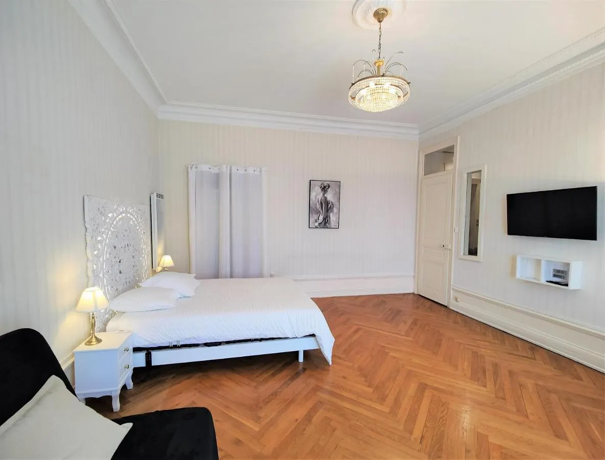 公寓 艾克斯莱班Grand Studio 38M2 Dans Ancien Palace Avec Piscine Et Place De Parking Privee公寓
