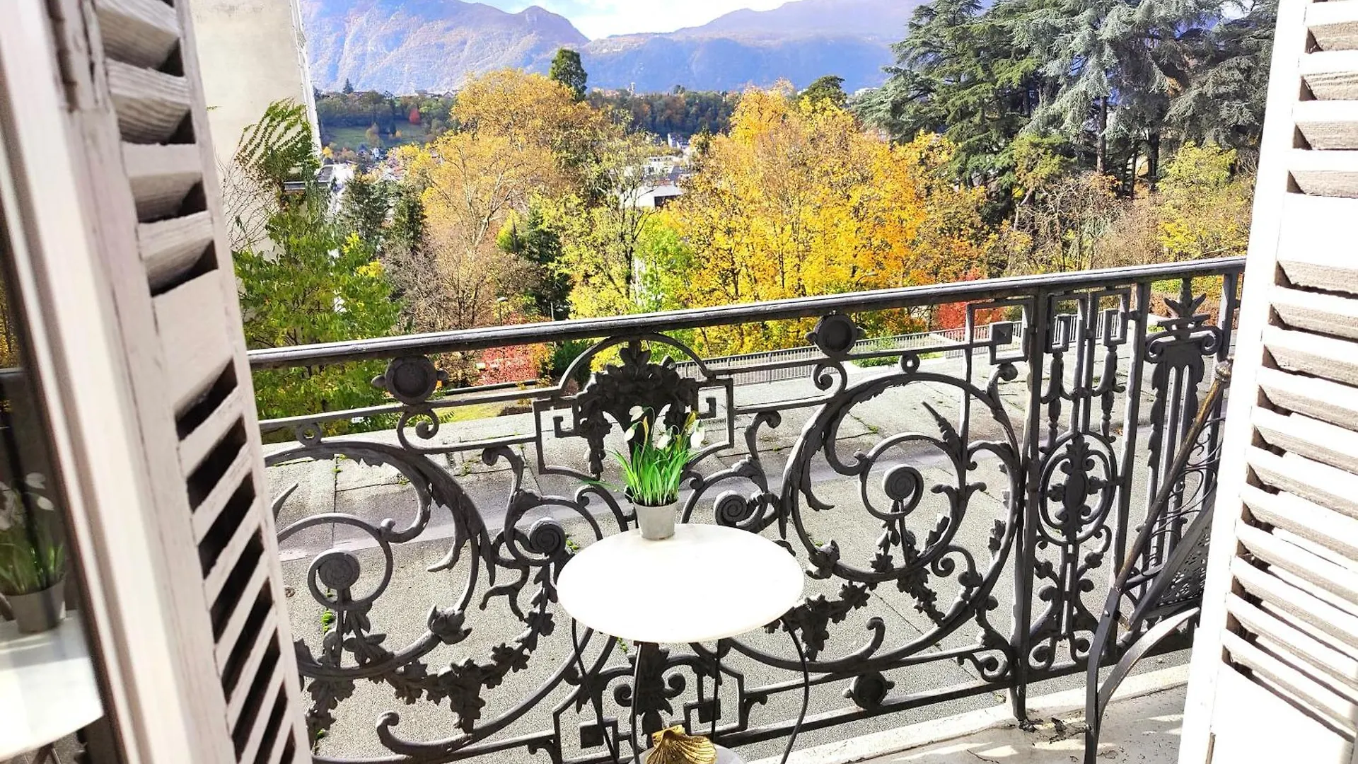艾克斯莱班Grand Studio 38M2 Dans Ancien Palace Avec Piscine Et Place De Parking Privee公寓 法国